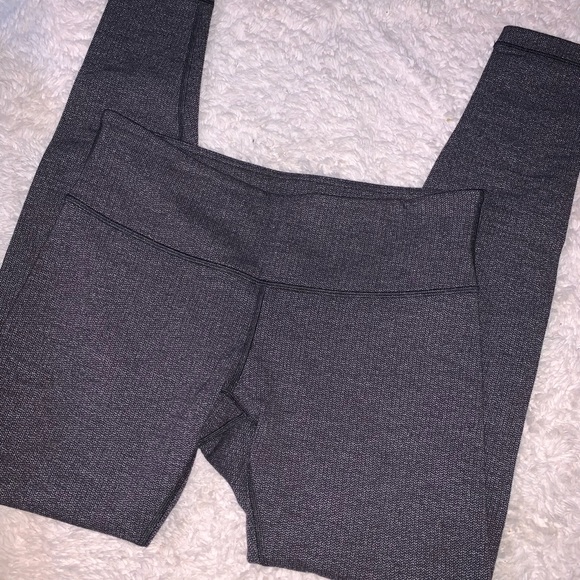 - Lululemon wonder unders. - Picture 9 of 11